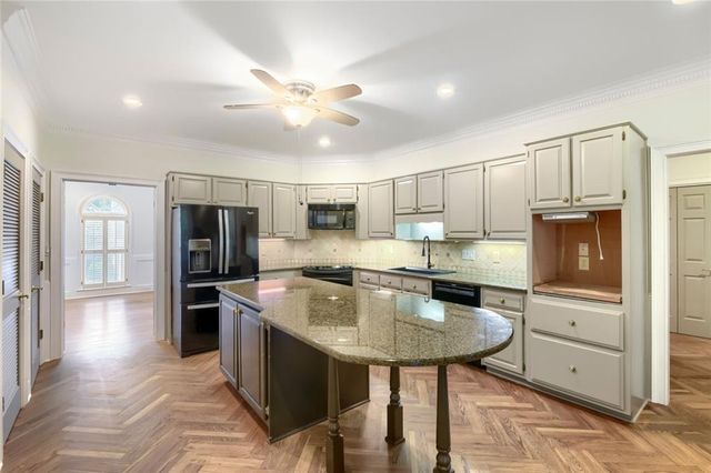 17 Downshire Circle, Decatur, GA 30033