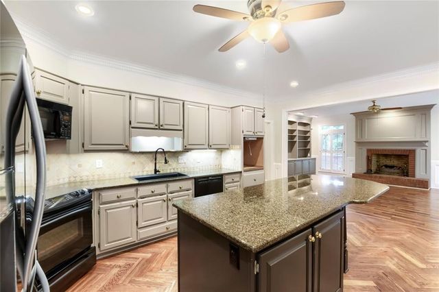 17 Downshire Circle, Decatur, GA 30033
