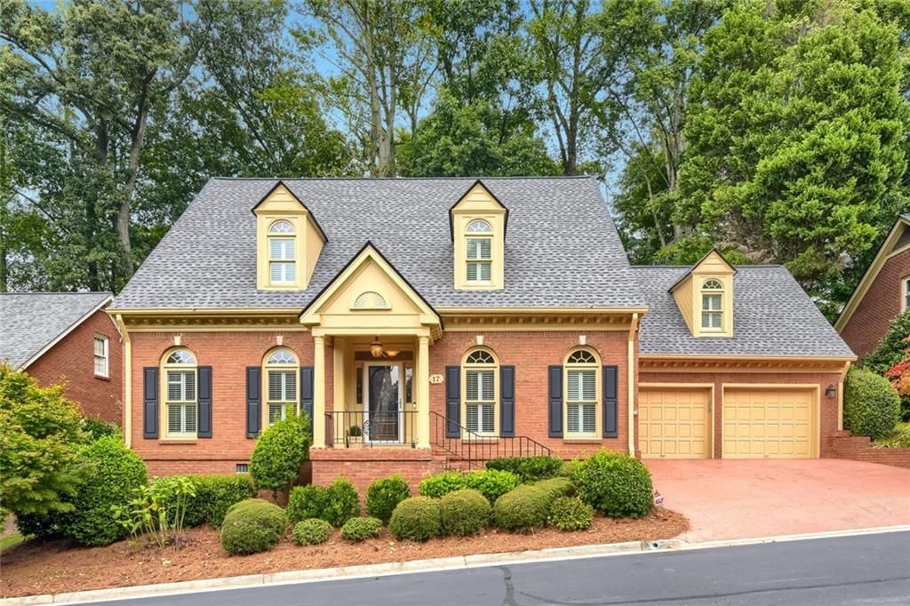 Image 1 of property listing at 17 Downshire Circle, Decatur, GA 30033