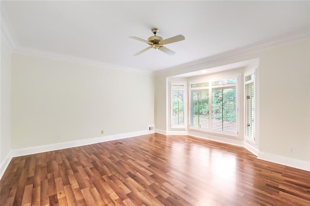 Image 16 of property listing at 17 Downshire Circle, Decatur, GA 30033