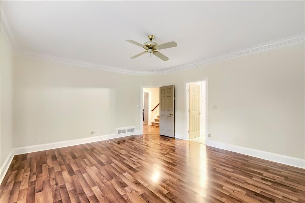 Image 17 of property listing at 17 Downshire Circle, Decatur, GA 30033