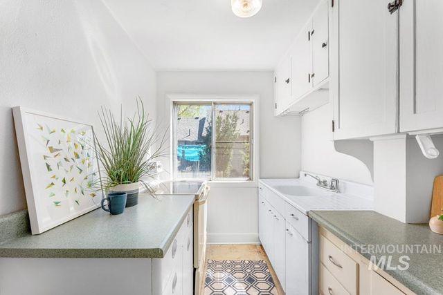 2008 N 19th St, Boise, ID 83702