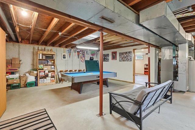 1014 N Meadow DRIVE, Silver Lake, WI 53170