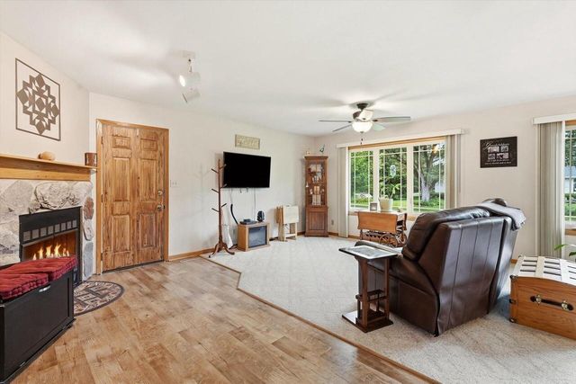 1014 N Meadow DRIVE, Silver Lake, WI 53170