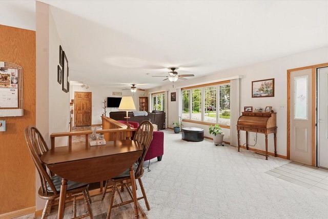 1014 N Meadow DRIVE, Silver Lake, WI 53170