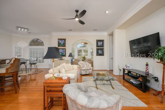 1 Crescent Cir, Bluffton, SC 29910