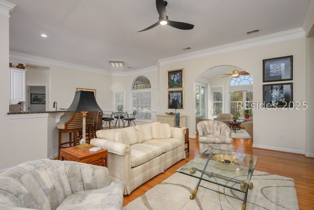 1 Crescent Cir, Bluffton, SC 29910