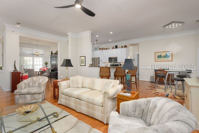 1 Crescent Cir, Bluffton, SC 29910