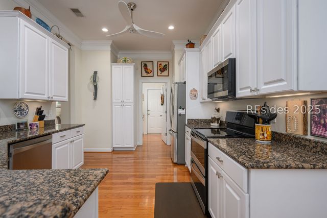 1 Crescent Cir, Bluffton, SC 29910