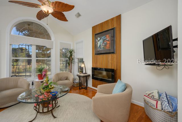 1 Crescent Cir, Bluffton, SC 29910