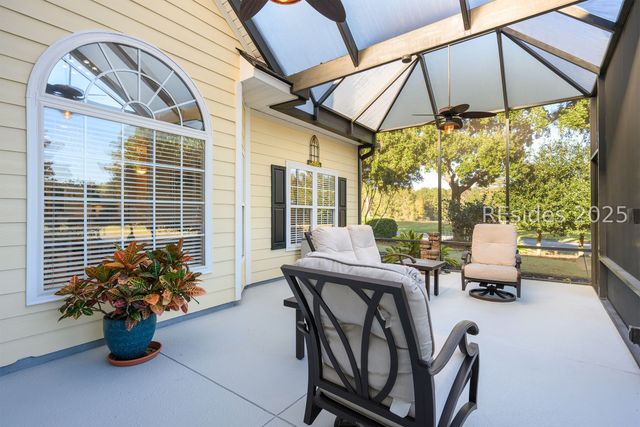 1 Crescent Cir, Bluffton, SC 29910