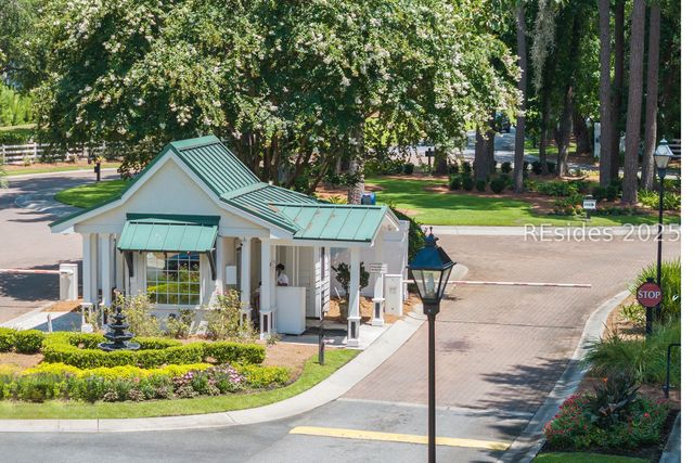 1 Crescent Cir, Bluffton, SC 29910