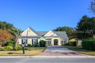 1 Crescent Cir, Bluffton, SC 29910