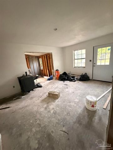 5555 Mayfair Dr, Pensacola, FL 32506