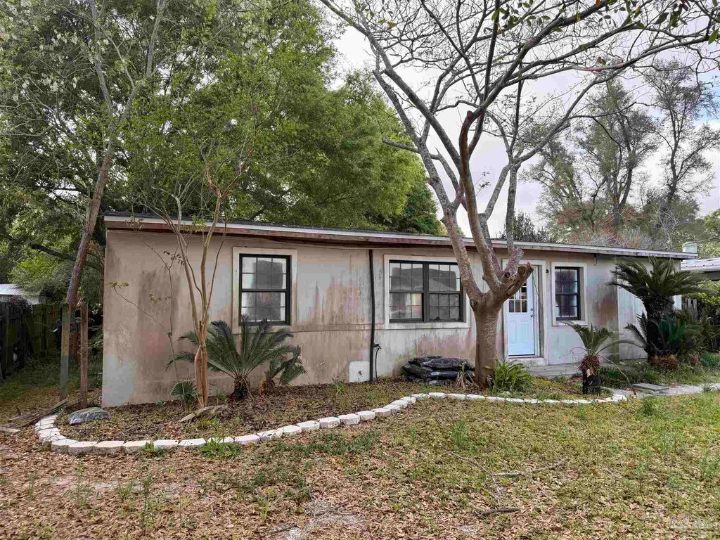 5555 Mayfair Dr, Pensacola, FL 32506