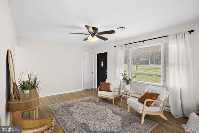 300 MARTIN ST, Luray, VA 22835