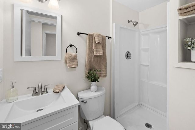 300 MARTIN ST, Luray, VA 22835