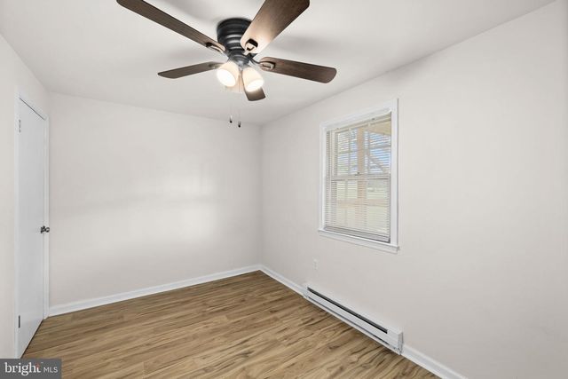 300 MARTIN ST, Luray, VA 22835