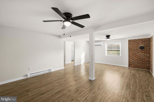 300 MARTIN ST, Luray, VA 22835