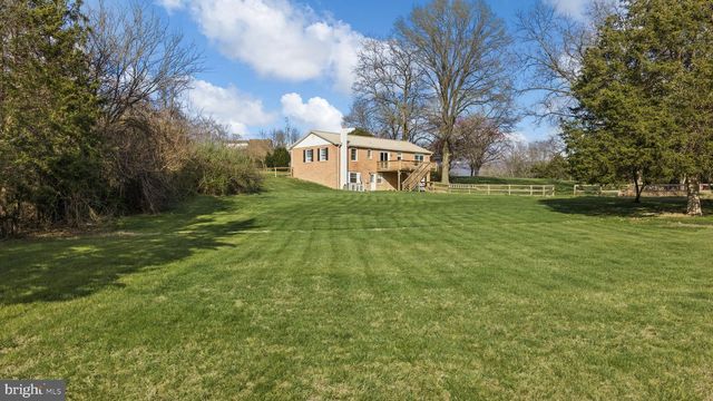 300 MARTIN ST, Luray, VA 22835
