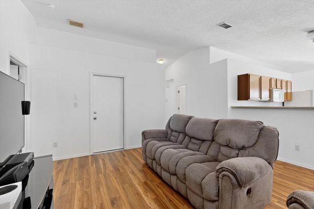 658 REDWOOD Street SW, Rio Rancho, NM 87124