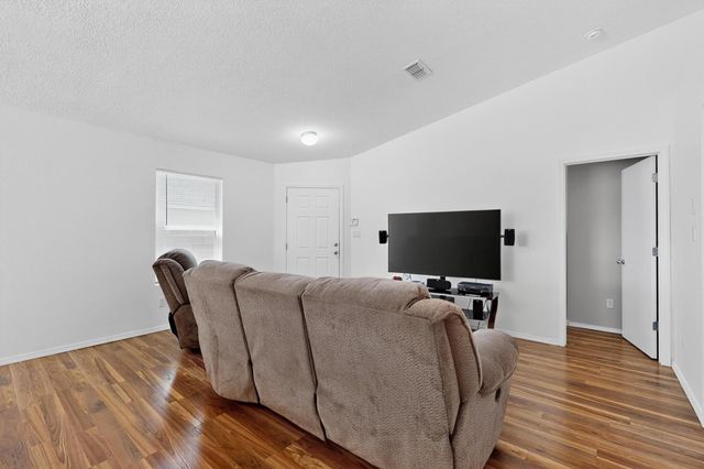 658 REDWOOD Street SW, Rio Rancho, NM 87124