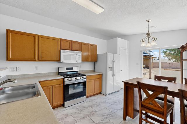 658 REDWOOD Street SW, Rio Rancho, NM 87124