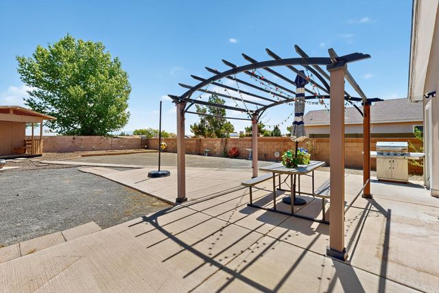 658 REDWOOD Street SW, Rio Rancho, NM 87124