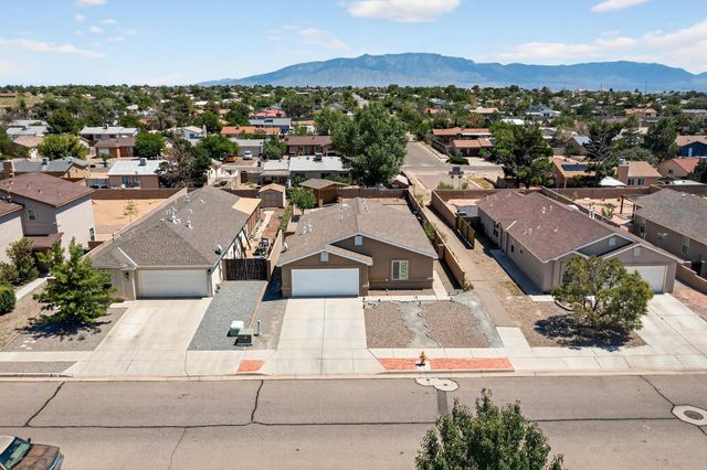 658 REDWOOD Street SW, Rio Rancho, NM 87124