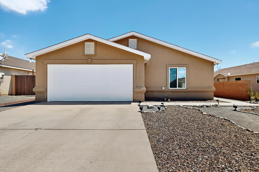 658 REDWOOD Street SW, Rio Rancho, NM 87124