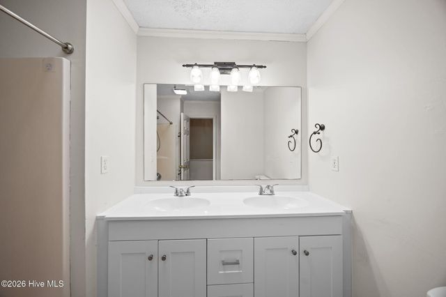 1115 Grovemont Drive H1, Greenville, NC 27834