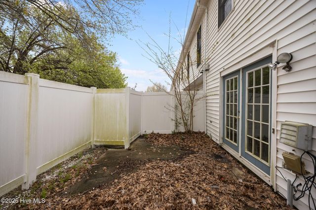 1115 Grovemont Drive H1, Greenville, NC 27834