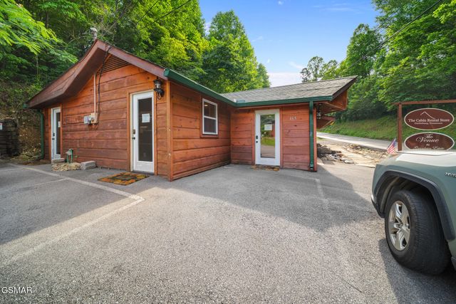 465 Glades Road, Gatlinburg, TN 37738