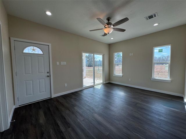 50 Westlake West, Trinity, TX 75862