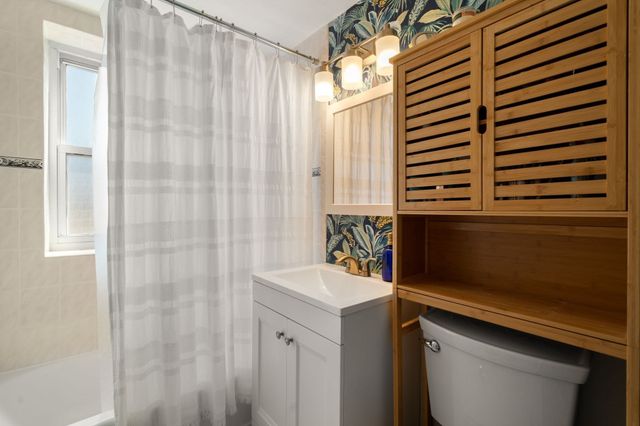 100 Marion St 47, Brookline, MA 02446