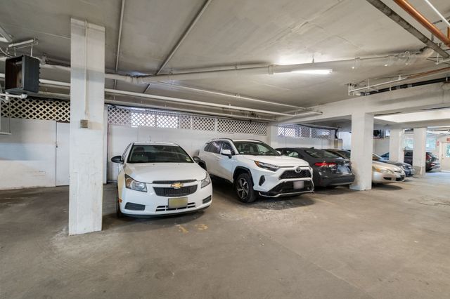 100 Marion St 47, Brookline, MA 02446