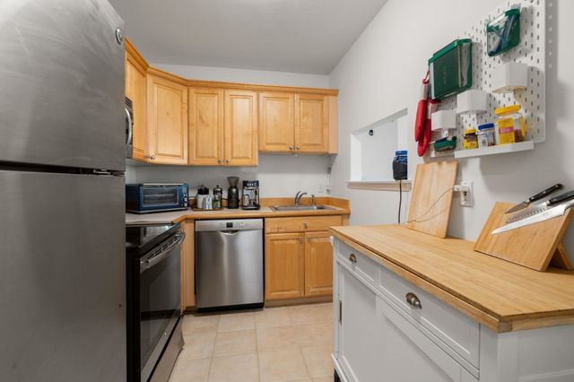 100 Marion St 47, Brookline, MA 02446