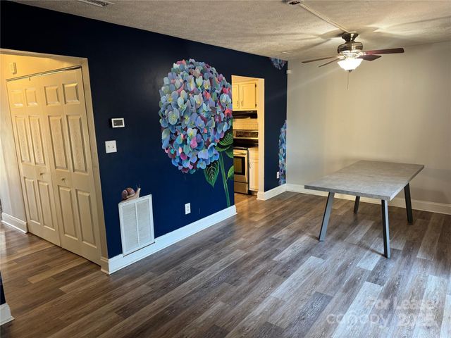 1201 Scaleybark Road B, Charlotte, NC 28209