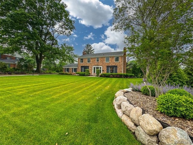 100 Overhill Road, Bloomfield Hills, MI 48301