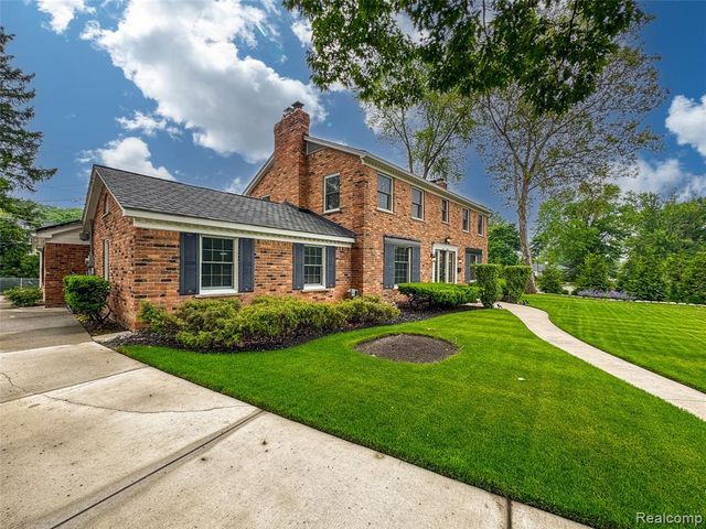 100 Overhill Road, Bloomfield Hills, MI 48301