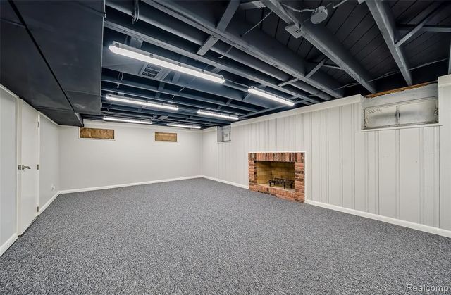 100 Overhill Road, Bloomfield Hills, MI 48301