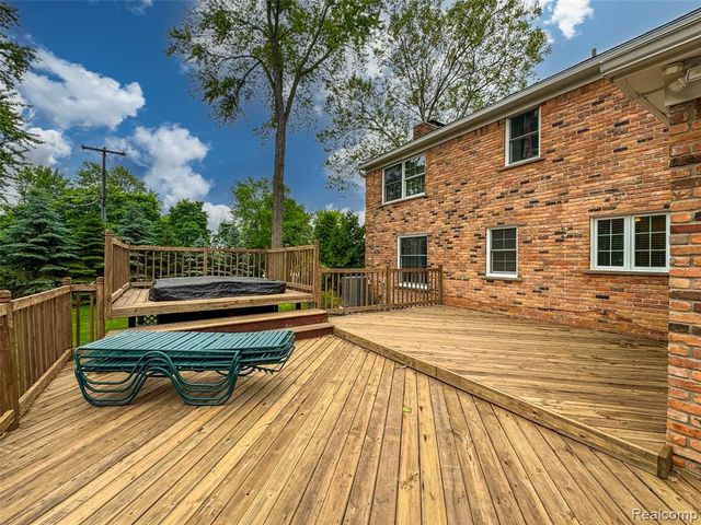 100 Overhill Road, Bloomfield Hills, MI 48301