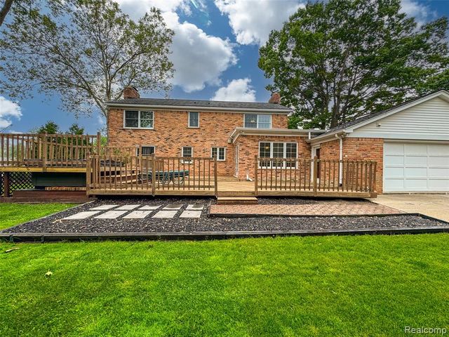 100 Overhill Road, Bloomfield Hills, MI 48301