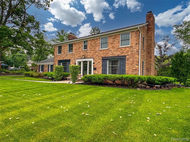 100 Overhill Road, Bloomfield Hills, MI 48301
