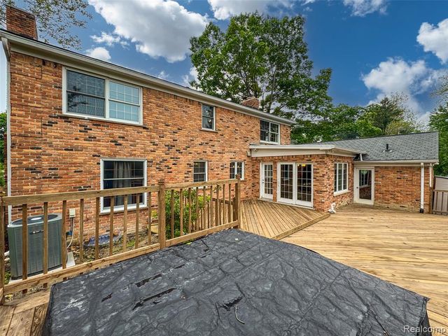 100 Overhill Road, Bloomfield Hills, MI 48301