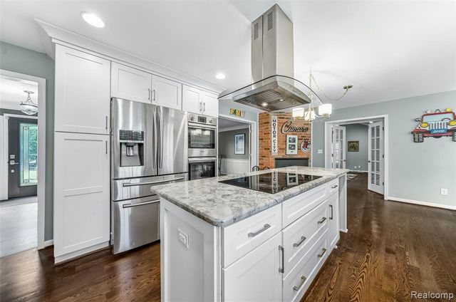 100 Overhill Road, Bloomfield Hills, MI 48301