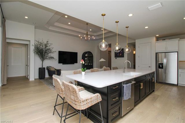 9241 Cayman DR, Naples, FL 34114