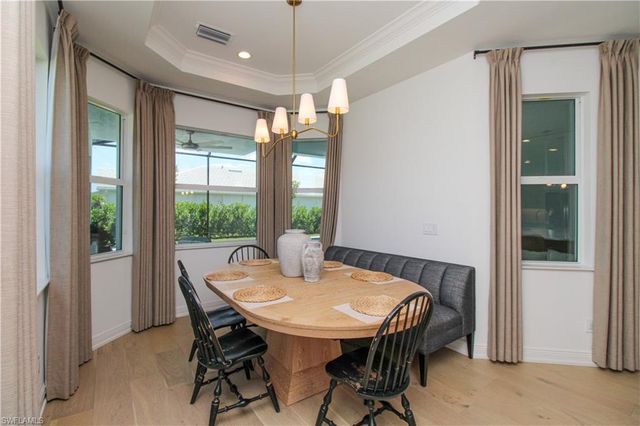 9241 Cayman DR, Naples, FL 34114