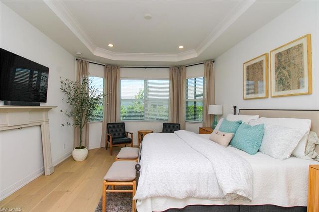 9241 Cayman DR, Naples, FL 34114