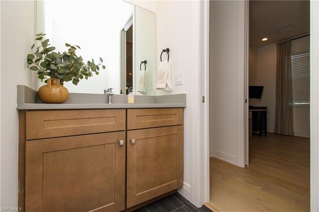 9241 Cayman DR, Naples, FL 34114